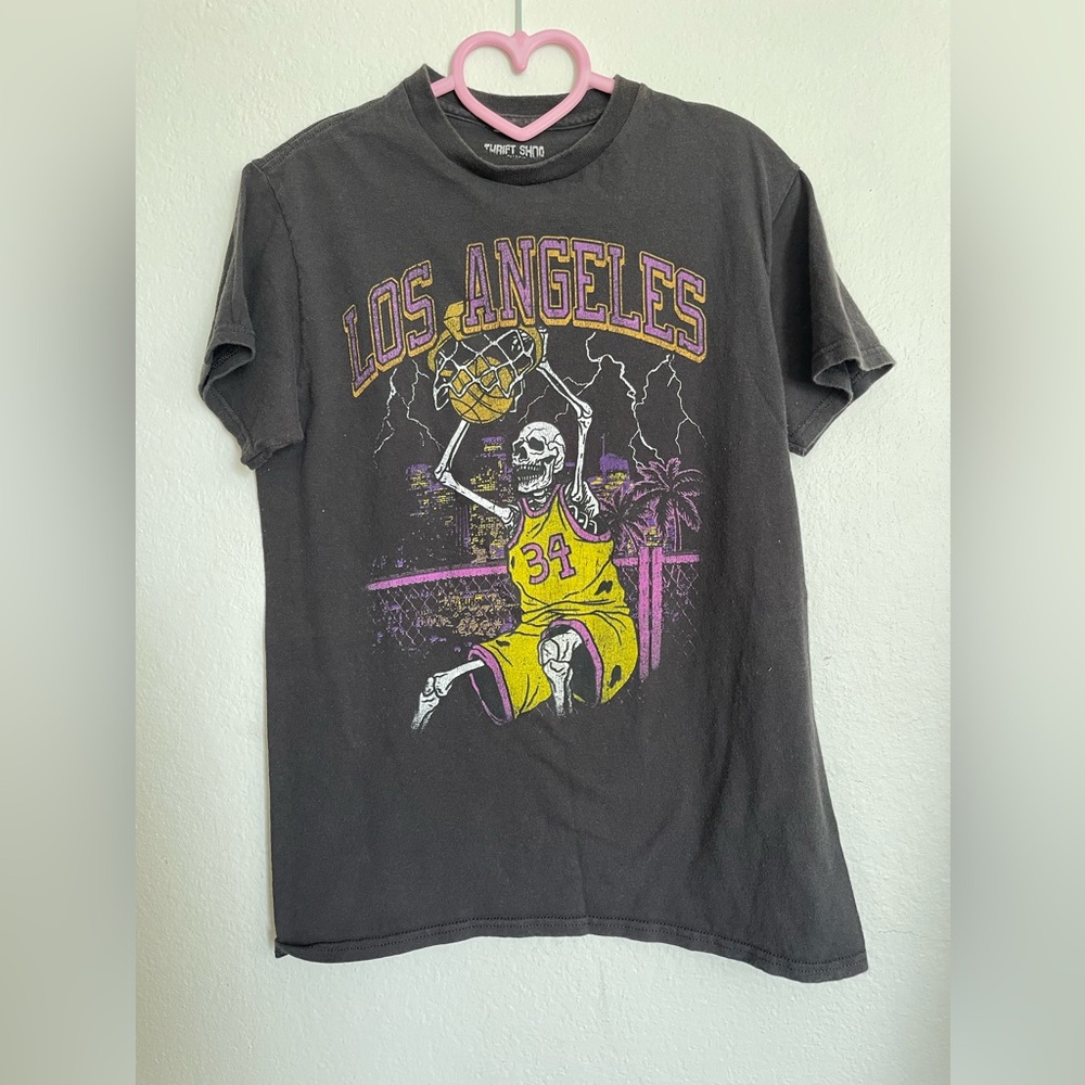 🚨LAST CHANCE🚨🏀Los Angles Graphic Tee🏀